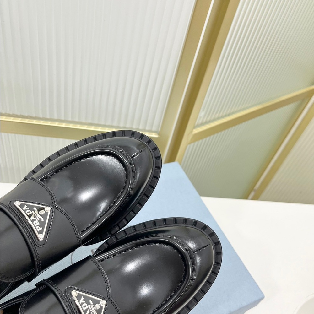 Prada black women's loafers - Picture 4 of 8